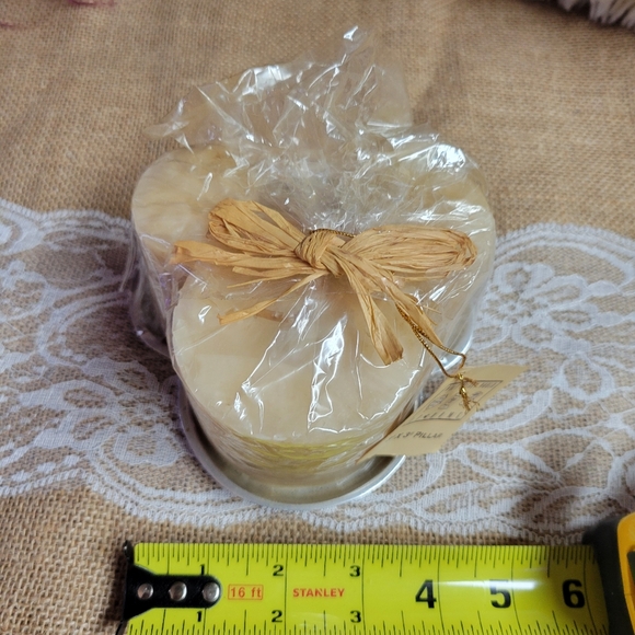 NWT Walt Disney world 3×3 pillar candle mouse head matching metal tray - Picture 2 of 9